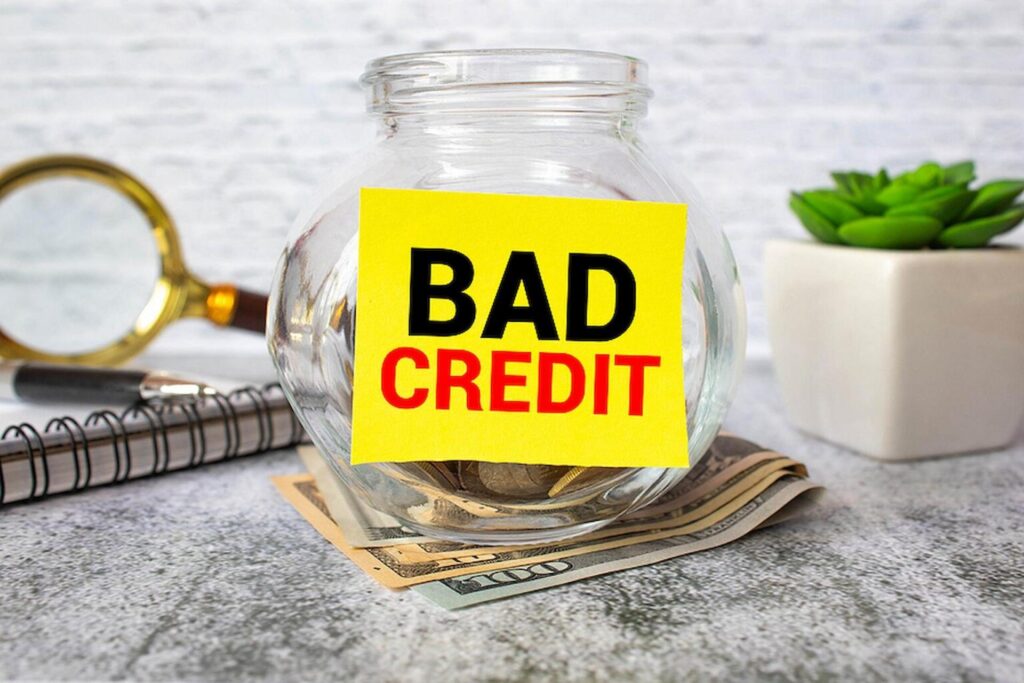 Selecting a Lender for Small Loans with Poor Credit: A Guide
