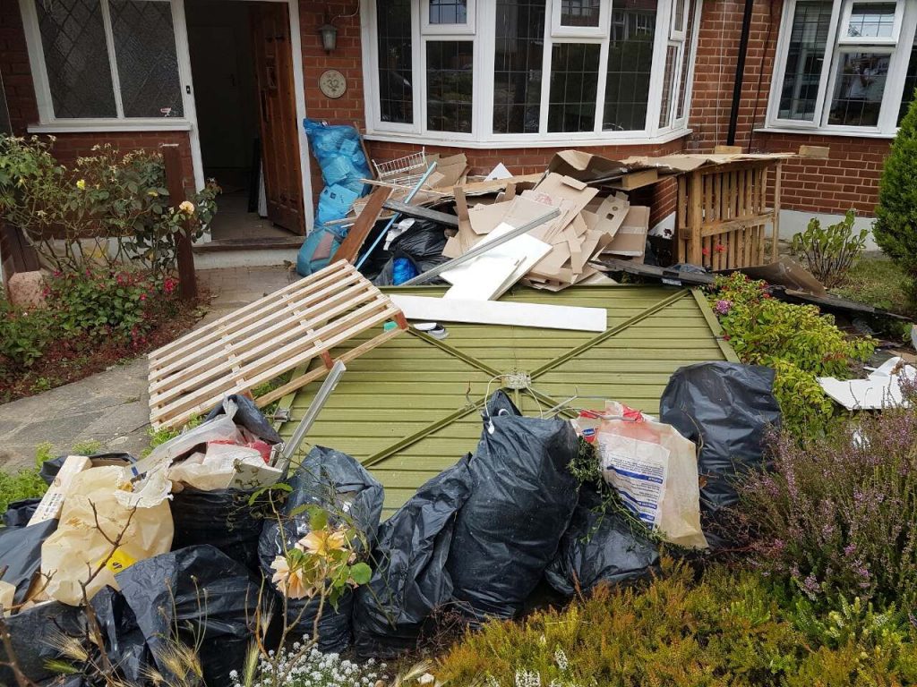 Why Is It Important To Hire Rubbish Clearance Service?